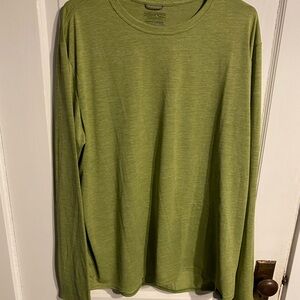 Patagonia Green Long Sleeve Tee for Everyday Comfort